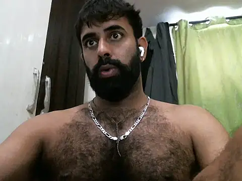 Snapshot of indianhairybull chatting on October 10, 4:35 am indianhairybull online show from October 10, 4:35 am