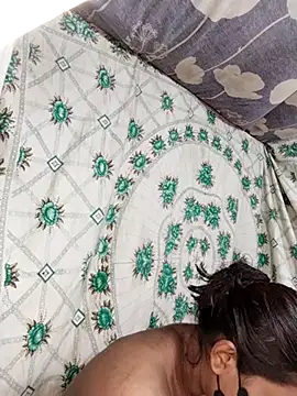 Snapshot of monekhan123 chatting on February 19, 8:41 pm monekhan123 online show from February 19, 8:41 pm