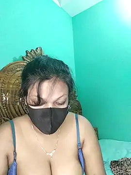 Snapshot of monekhan123 chatting on October 10, 7:47 pm monekhan123 online show from October 10, 7:47 pm