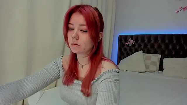 Snapshot of Ella_Mayers chatting on September 27, 12:00 pm Ella Mayers online show from September 27, 12:00 pm