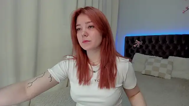 Snapshot of Ella_Mayers chatting on September 14, 12:27 pm Ella Mayers online show from September 14, 12:27 pm