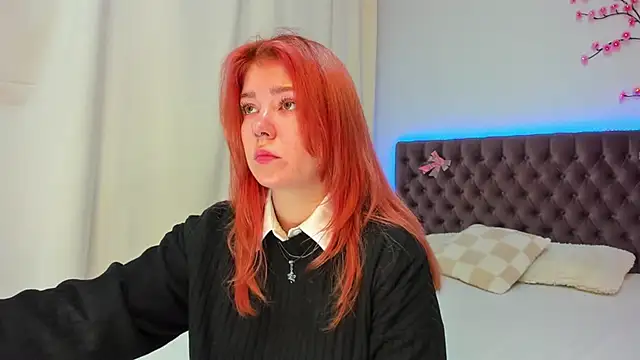 Snapshot of Ella_Mayers chatting on October 9, 12:28 pm Ella Mayers online show from October 9, 12:28 pm