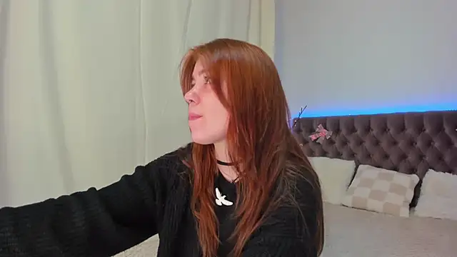 Snapshot of Ella_Mayers chatting on March 16, 9:16 pm Ella Mayers online show from March 16, 9:16 pm