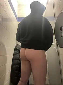 zizouette9999 online show from January 30, 2:15 pm