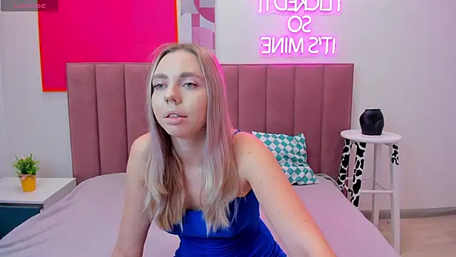 Snapshot of TessaAdorable chatting on October 20, 1:40 am TessaAdorable online show from October 20, 1:40 am