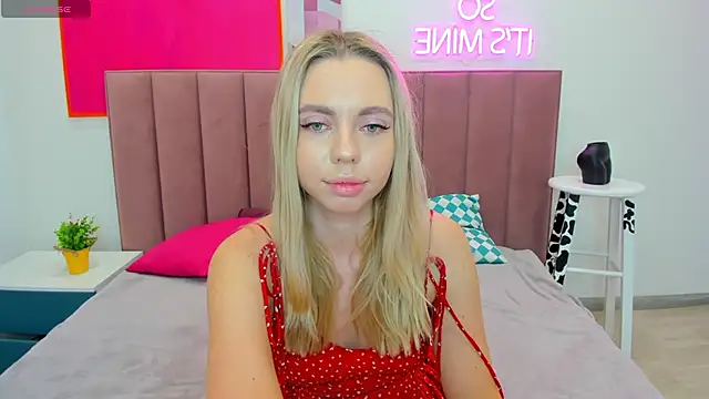 Snapshot of TessaAdorable chatting on October 11, 1:28 am TessaAdorable online show from October 11, 1:28 am
