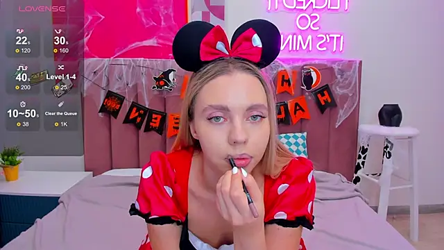 TessaAdorable online show from October 25, 1:27 am