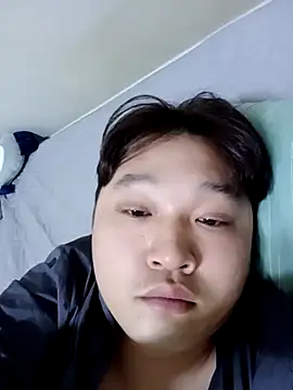 offwhite777 online show from March 1, 12:12 pm