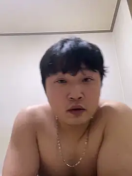 offwhite777 online show from February 17, 4:06 pm