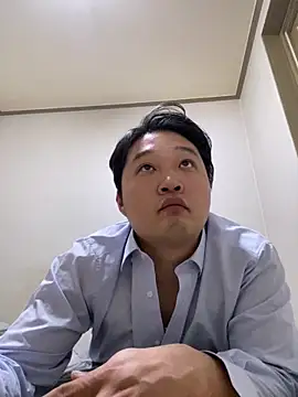 offwhite777 online show from February 16, 11:38 am