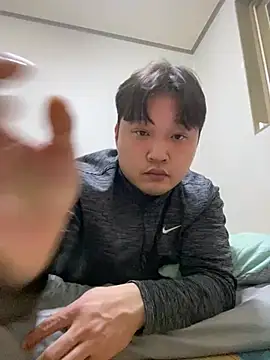 offwhite777 online show from February 25, 2:58 pm