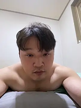 offwhite777 online show from February 24, 2:26 pm