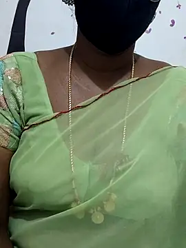 Snapshot of Tamil_Meera12 chatting on September 11, 6:35 am Tamil Meera12 online show from September 11, 6:35 am