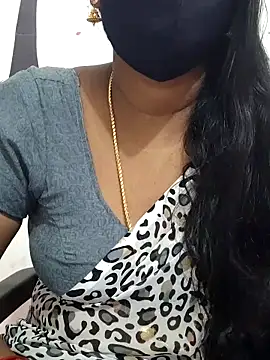 Snapshot of Tamil_Meera12 chatting on October 24, 7:40 am Tamil Meera12 online show from October 24, 7:40 am