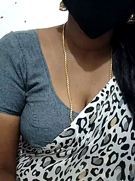 Snapshot of Tamil_Meera12 chatting on October 10, 6:47 am Tamil Meera12 online show from October 10, 6:47 am