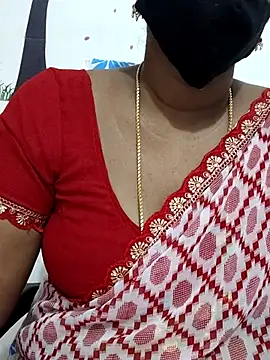 Snapshot of Tamil_Meera12 chatting on October 13, 6:04 am Tamil Meera12 online show from October 13, 6:04 am