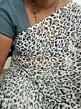 Snapshot of Tamil_Meera12 chatting on February 10, 8:53 am Tamil Meera12 online show from February 10, 8:53 am