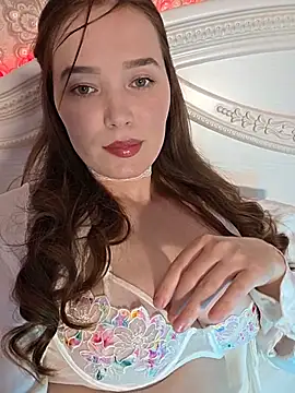 Snapshot of GoddessYanaMironova chatting on July 5, 8:15 pm GoddessYanaMironova online show from July 5, 8:15 pm