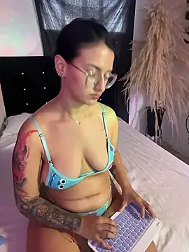 Emma Giraldo online show from January 18, 10:57 pm