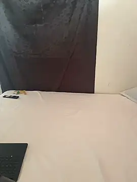 Emma Giraldo online show from November 12, 4:44 pm