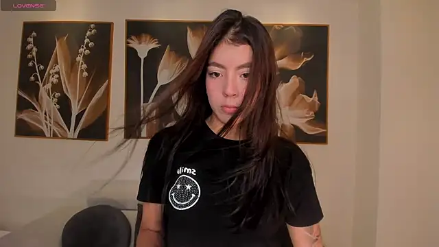 Snapshot of IsabellaKroft chatting on February 24, 6:47 pm IsabellaKroft online show from February 24, 6:47 pm