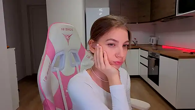 Enjoy everymoment  online show from March 18, 4:52 pm