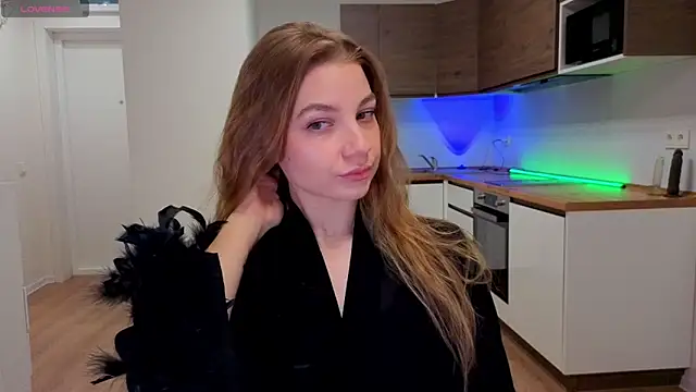 Enjoy everymoment  online show from March 26, 3:05 am