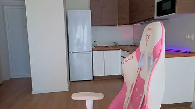 Enjoy everymoment  online show from March 21, 11:47 am