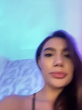 Snapshot of Alyssia_Collins chatting on February 5, 1:11 pm Alyssia Collins online show from February 5, 1:11 pm