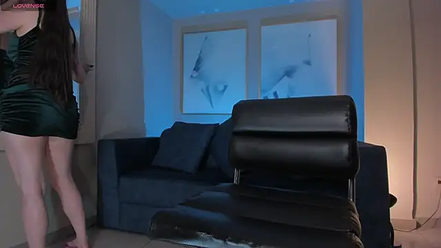 BeccaBaxter online show from April 11, 8:23 pm