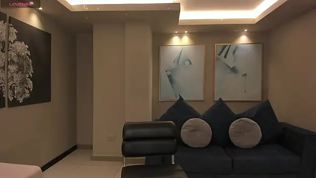 BeccaBaxter online show from November 24, 8:31 pm