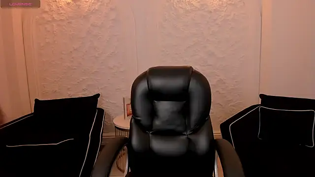 BeccaBaxter online show from May 10, 12:09 pm
