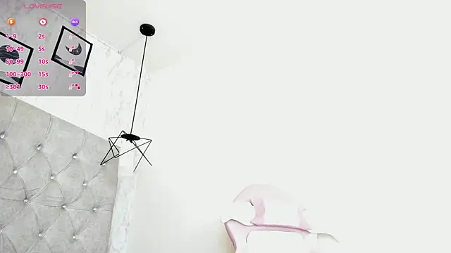 Raichell  online show from May 9, 3:43 am