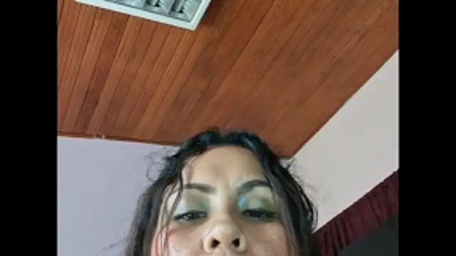 Snapshot of kyliebigboobs chatting on December 18, 5:28 pm kyliebigboobs online show from December 18, 5:28 pm