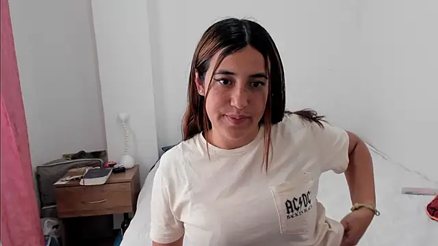 Snapshot of __leaa chatting on February 28, 8:39 pm leaa online show from February 28, 8:39 pm