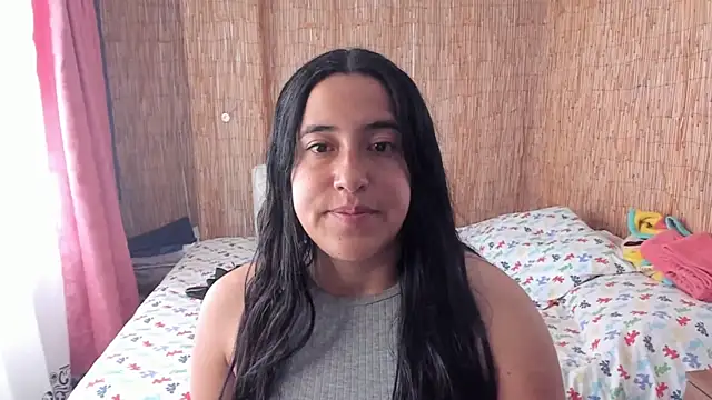 Snapshot of __leaa chatting on October 9, 7:36 pm leaa online show from October 9, 7:36 pm