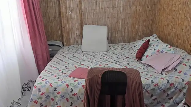 Snapshot of __leaa chatting on September 17, 9:39 pm leaa online show from September 17, 9:39 pm