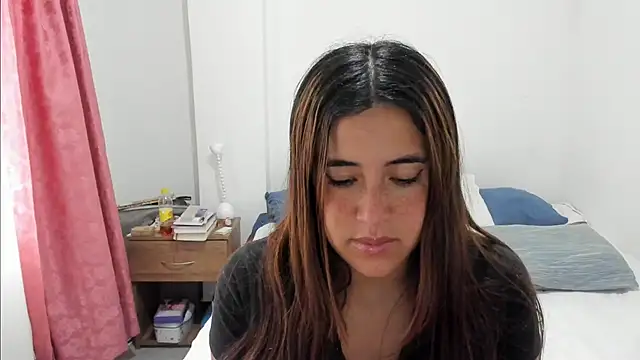 Snapshot of __leaa chatting on March 6, 8:59 pm leaa online show from March 6, 8:59 pm