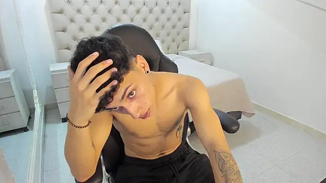 JhoanLeandro online show from November 8, 5:22 am