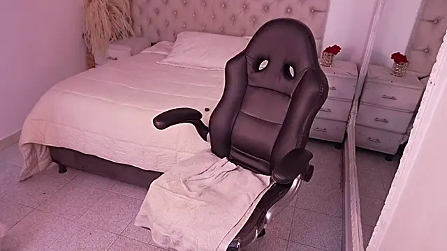 JhoanLeandro online show from April 6, 7:09 am