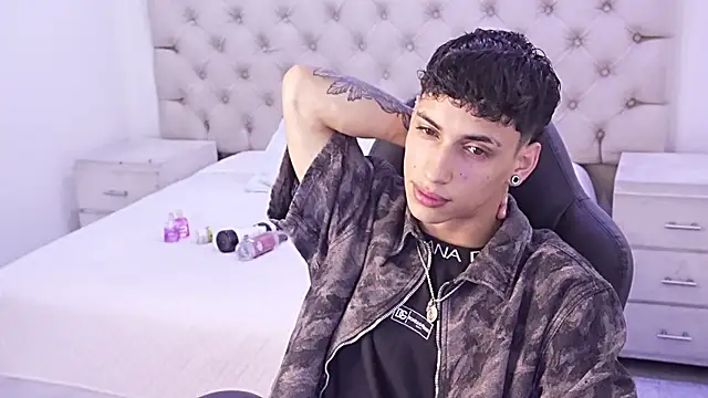 JhoanLeandro online show from March 7, 5:36 am