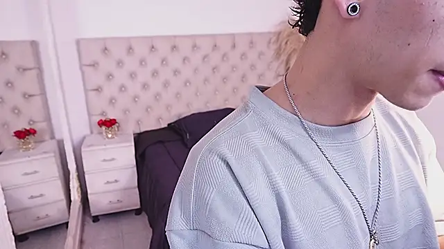 JhoanLeandro online show from June 18, 5:28 am