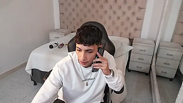 JhoanLeandro online show from February 22, 6:05 am