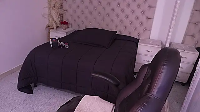 JhoanLeandro online show from March 25, 6:13 am