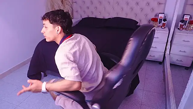 JhoanLeandro online show from April 17, 7:33 am