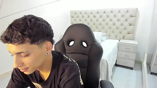 JhoanLeandro online show from November 10, 5:12 am