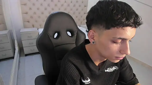 JhoanLeandro online show from January 11, 5:25 am