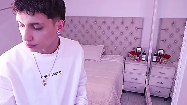 JhoanLeandro online show from April 7, 5:42 am