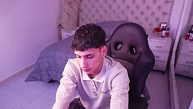 JhoanLeandro online show from April 14, 6:07 am