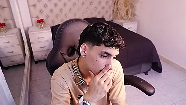 JhoanLeandro online show from July 5, 5:58 am
